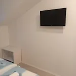 Peric West 아파트