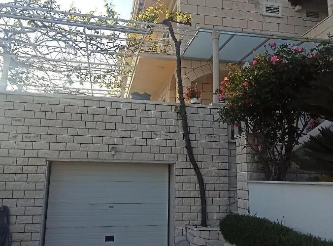 Peric West Lägenhet *