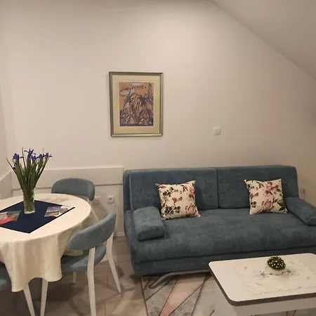 Peric West Apartment